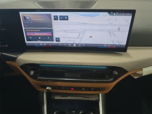 Certified 2025 BMW 330i Sedan w/ Convenience Package image 17