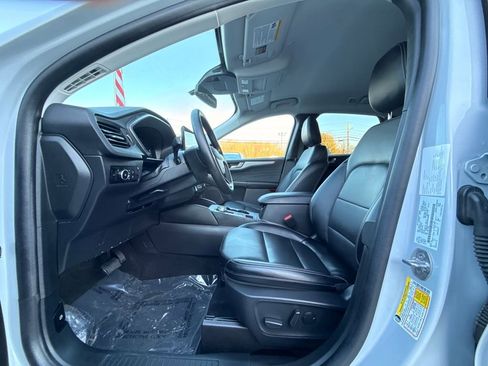 Used 2025 Ford Escape Platinum AWD/4WD image 23