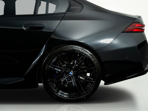 Used 2026 BMW M5 w/ Executive Package image 12