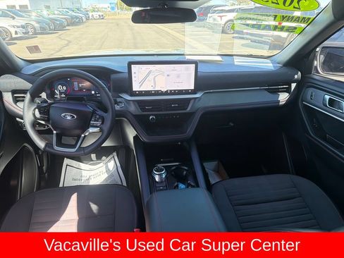Used 2025 Ford Explorer ST-Line w/ ST-Line Street Pack AWD/4WD image 12