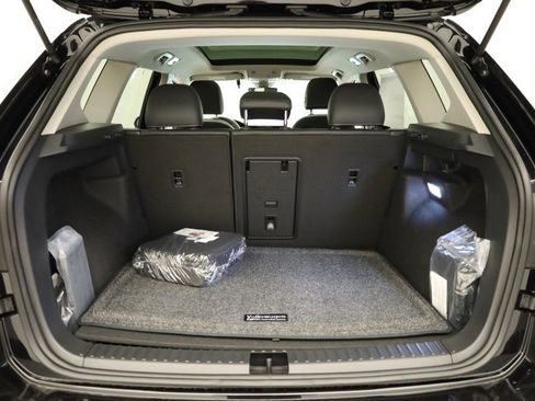 New 2026 Volkswagen Taos SE image 36