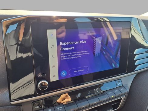 Used 2025 Toyota Camry LE image 5