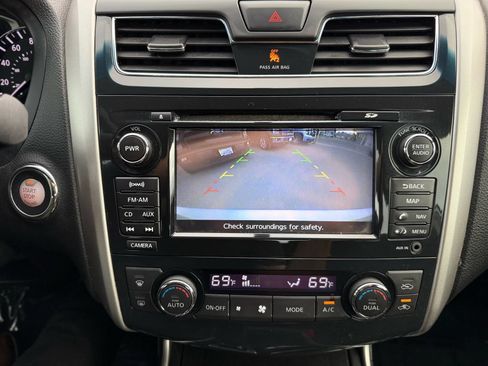 Used 2013 Nissan Altima 3.5 SV w/ Navigation Pkg FWD image 32