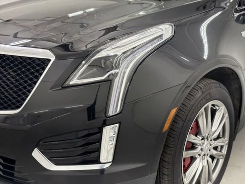 Certified 2022 Cadillac XT5 Sportv w/ LPO, Floor Liner Package AWD/4WD image 15