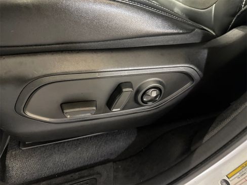 Used 2023 Jeep Grand Cherokee L Laredo image 13