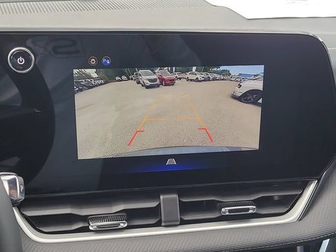 Used 2025 Chevrolet Equinox LT AWD/4WD image 22