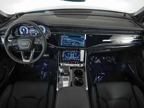 New 2025 Audi Q7 3.0T Prestige image 12