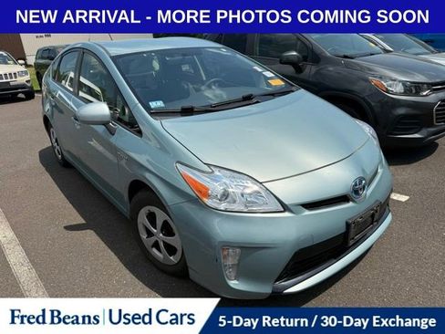 Used 2015 Toyota Prius Two FWD image 1