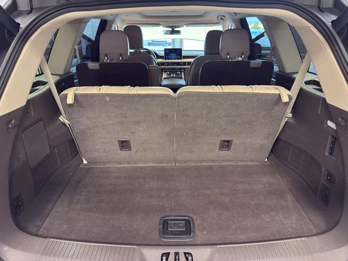 Used 2021 Lincoln Aviator Reserve w/ Equipment Group 201A AWD/4WD image 31