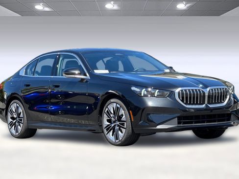 New 2026 BMW 530i w/ Premium Package image 6