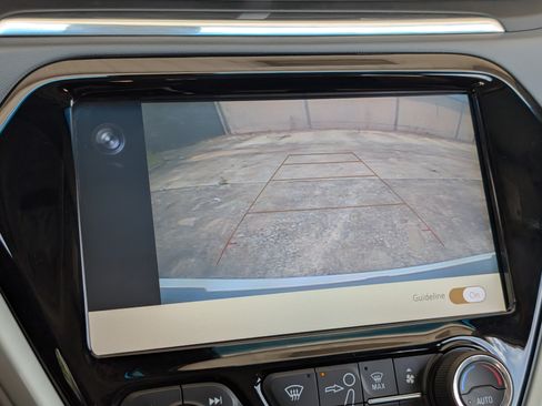 Used 2018 Chevrolet Bolt LT FWD image 26