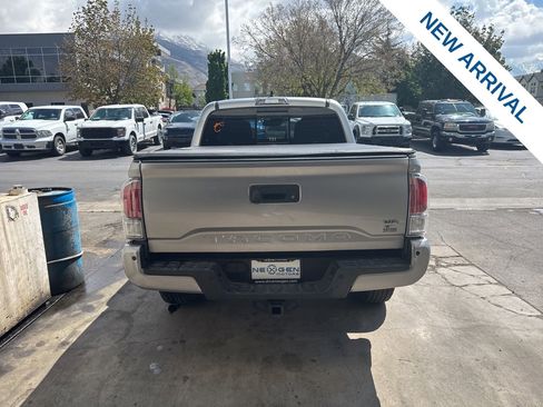 Used 2020 Toyota Tacoma TRD Off-Road w/ Technology Package RWD image 6