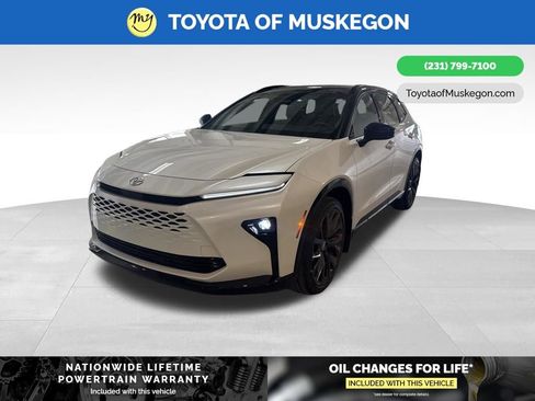 New 2026 Toyota Crown Signia Limited w/ Advanced Technology Package image 3