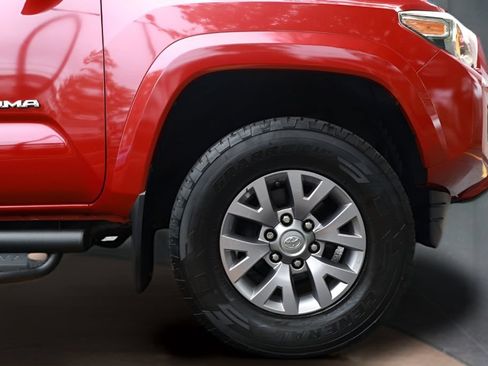 Used 2016 Toyota Tacoma SR5 w/ SR5 Appearance Package (SN) AWD/4WD image 18