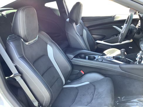 Used 2022 Chevrolet Camaro SS RWD image 15