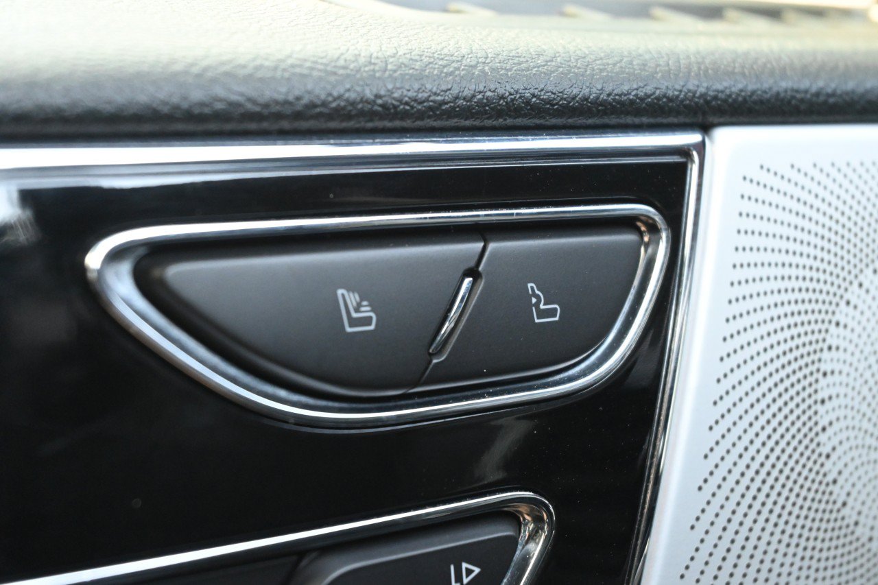 Used 2023 Lincoln Navigator Reserve AWD/4WD image 15