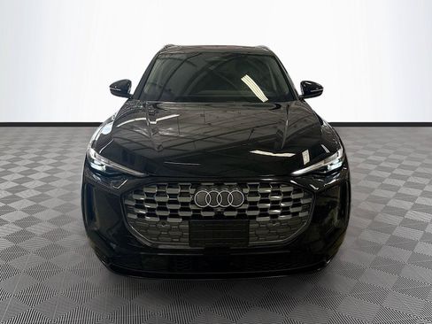 Certified 2025 Audi Q5 Premium AWD/4WD image 2