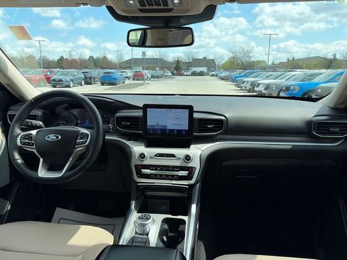 Used 2024 Ford Explorer XLT w/ Equipment Group 202A image 35