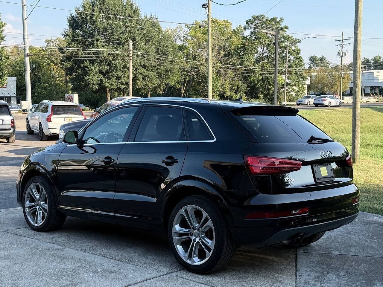 Used 2017 Audi Q3 2.0T Premium Plus w/ Premium Plus Package FWD image 3