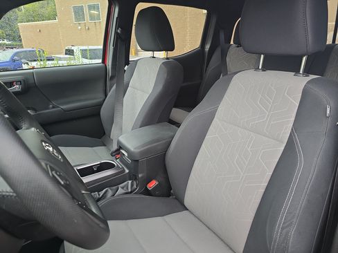 Used 2023 Toyota Tacoma TRD Off-Road AWD/4WD image 15