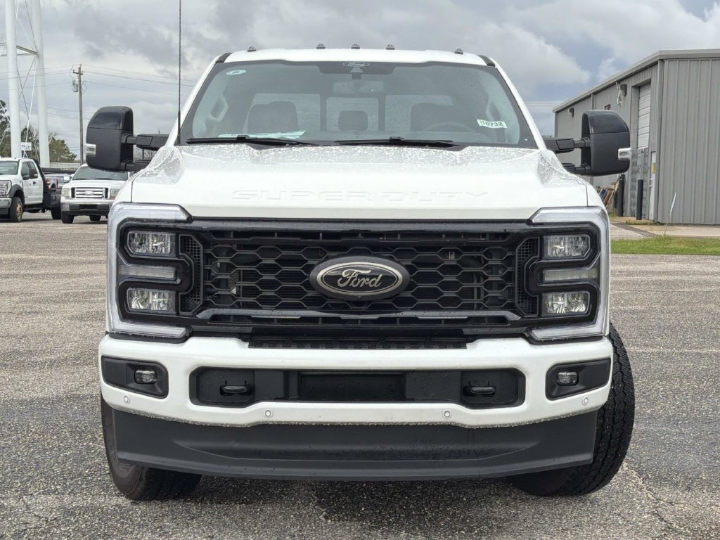 New 2026 Ford F350 Lariat w/ Black Appearance Package AWD/4WD image 2