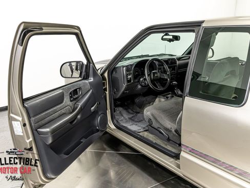 Used 2000 Chevrolet S10 Pickup LS w/ Preferred Equipment Group RWD image 69