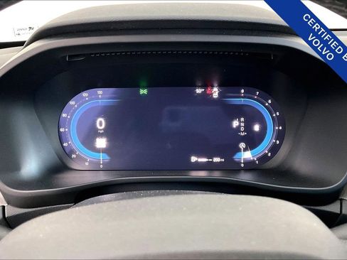 Certified 2025 Volvo XC40 B5 Plus image 28