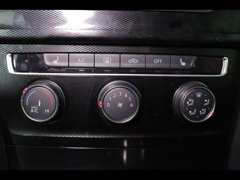 Used 2017 Volkswagen GTI Sport image 10