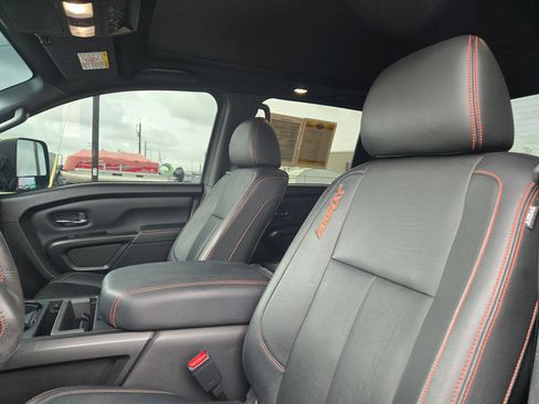 Used 2024 Nissan Titan PRO-4X w/ Pro-4x Convenience Package AWD/4WD image 9