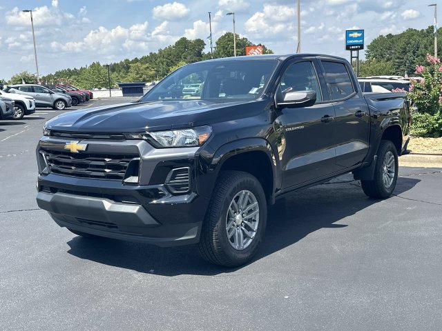 Used 2024 Chevrolet Colorado LT RWD image 4