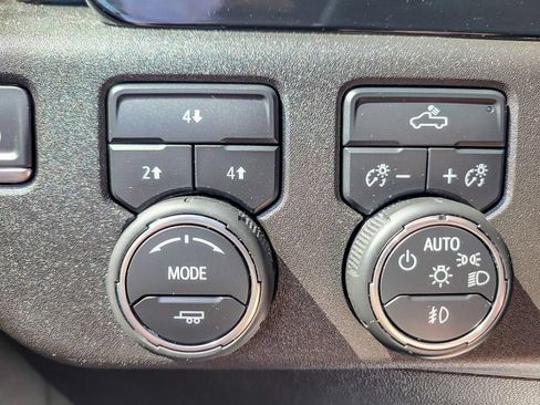 Used 2025 Chevrolet Silverado 2500 LT w/ Convenience Package AWD/4WD image 18