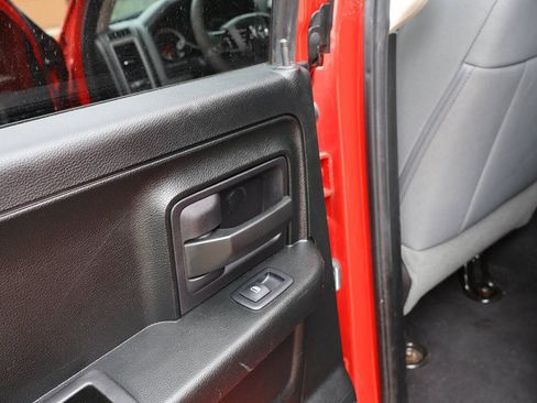 Used 2018 RAM 1500 Express AWD/4WD image 25