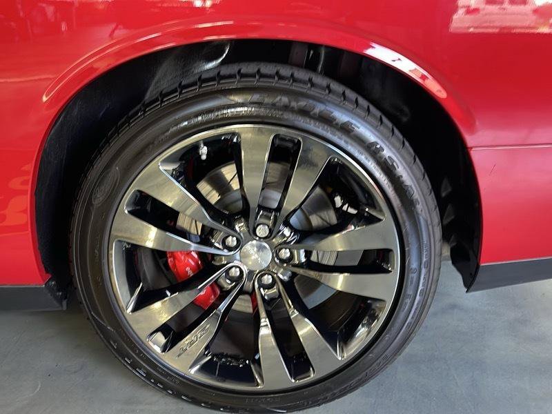 Used 2013 Dodge Challenger SRT8 w/ Harman Kardon Audio Group RWD image 15