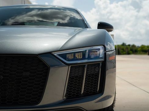 Used 2018 Audi R8 V10 RWD image 91