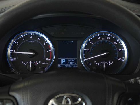 Used 2015 Toyota Highlander LE FWD image 23
