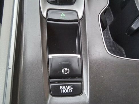 Used 2019 Honda Accord LX image 19