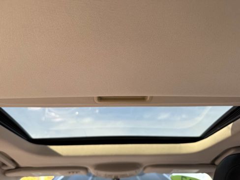 Used 2017 Ford Fusion SE w/ Fusion SE Technology Package image 20