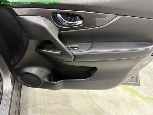 Used 2019 Nissan Rogue SV AWD/4WD image 29