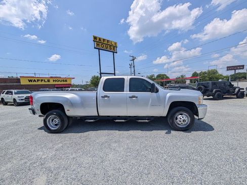 Used 2013 Chevrolet Silverado 3500 W/T AWD/4WD image 5