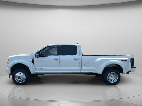 Used 2021 Ford F450 Platinum w/ FX4 Off-Road Package AWD/4WD image 4