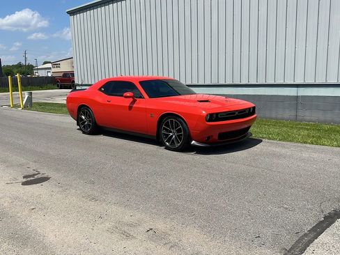 Used 2016 Dodge Challenger R/T Scat Pack image 2