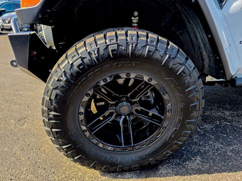 Used 2021 Jeep Gladiator Rubicon image 15