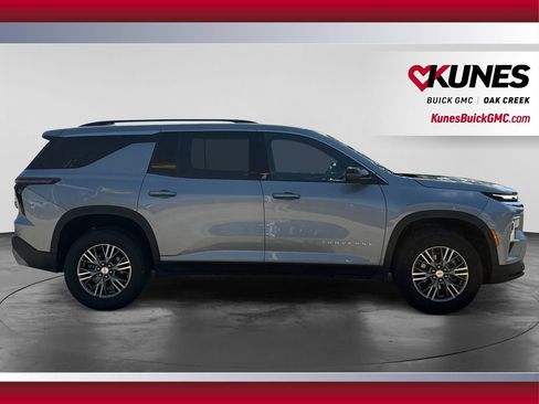 Used 2024 Chevrolet Traverse LT AWD/4WD image 12