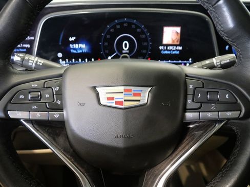 Used 2023 Cadillac Escalade Premium Luxury AWD/4WD image 18
