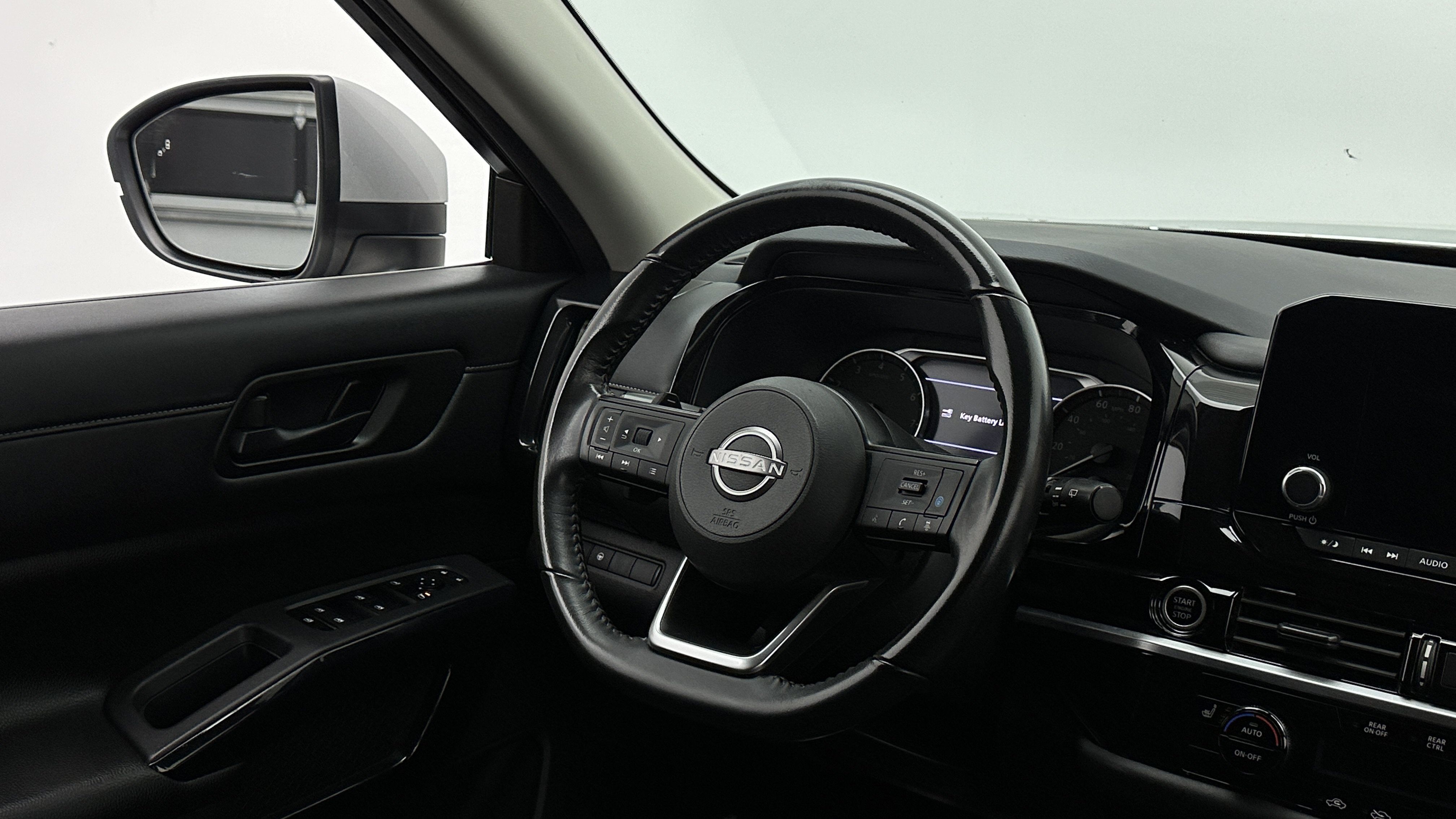 Used 2024 Nissan Pathfinder SV FWD image 33