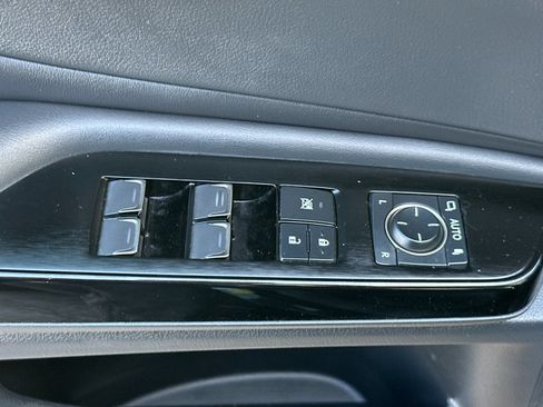 Used 2024 Lexus ES 300h w/ Premium Package FWD image 12