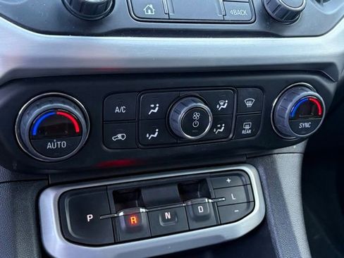 Used 2023 GMC Acadia SLE w/ Driver Convenience Package AWD/4WD image 18