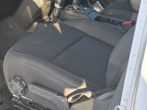 Used 2022 Jeep Wrangler Unlimited Sport image 30