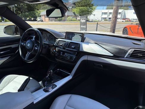 Used 2018 BMW M4 Coupe RWD image 19
