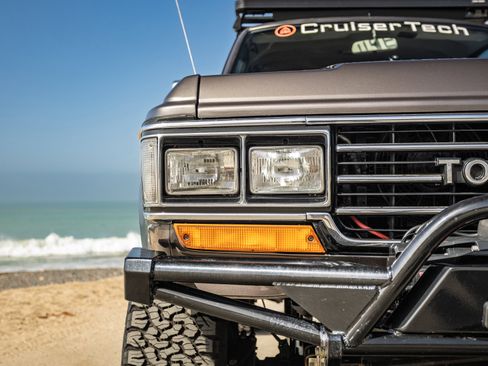 Used 1990 Toyota Land Cruiser AWD/4WD image 15